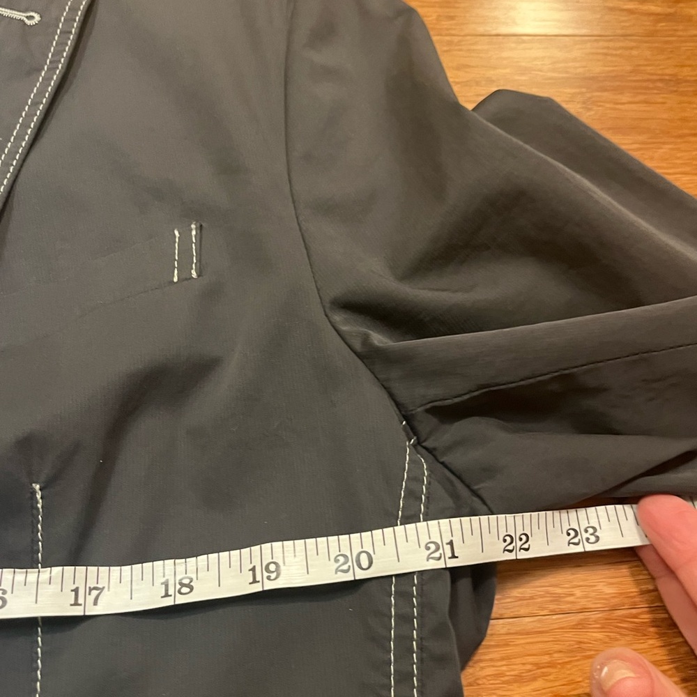 BOSS by Hugo Boss Charcoal Gray 2 button Blazer with White Stitching. Size 44R - Picture 4 of 15